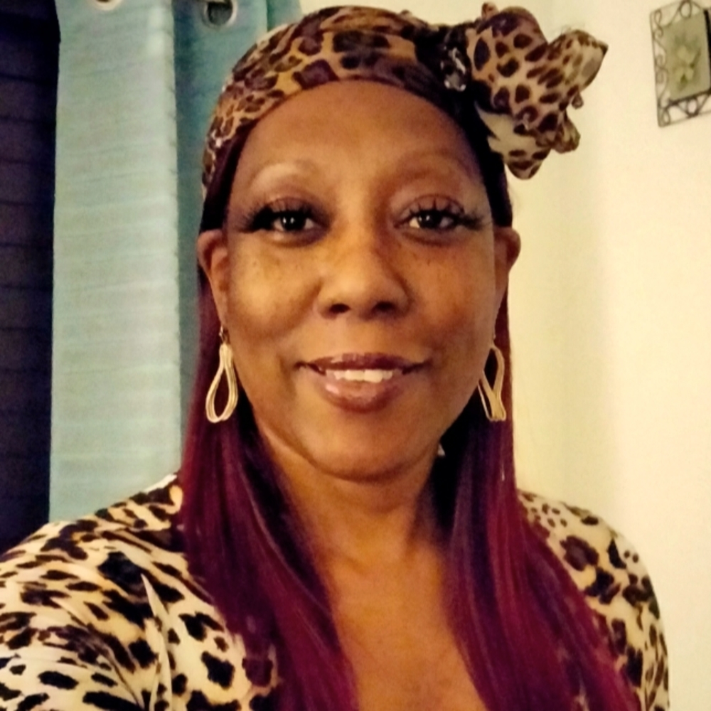 Meet your Posher, Lorraine